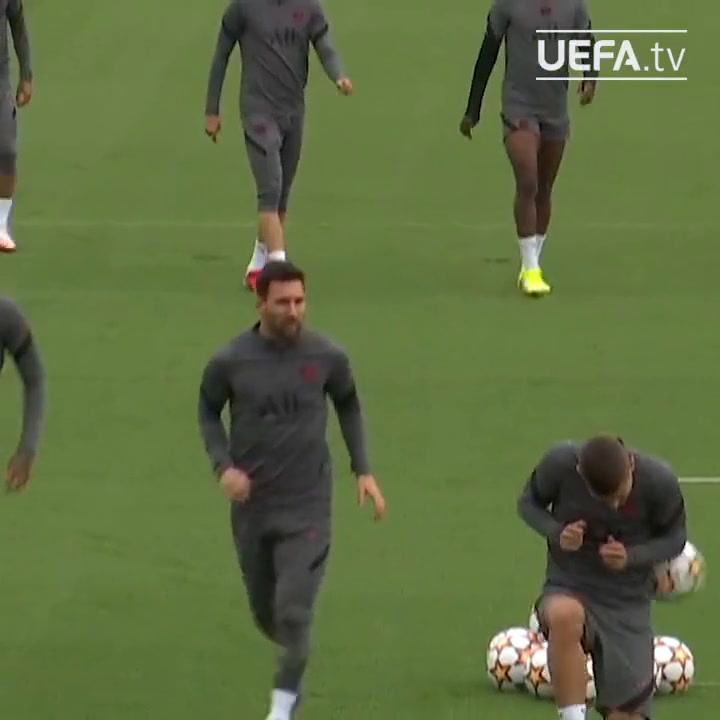 El pelotazo de Messi a Verratti en pleno entrenamiento