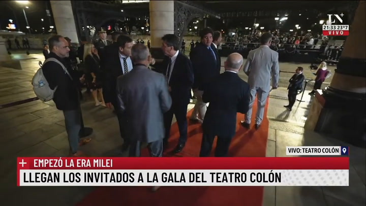 Llegan Los Invitados A La Gala Del Teatro Colón