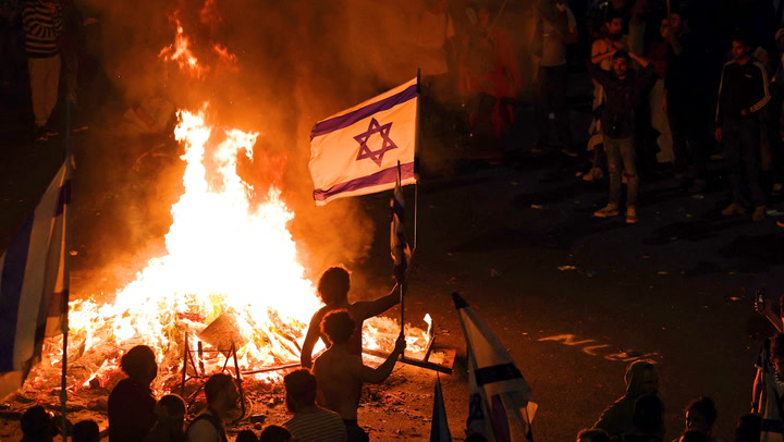 Why Israelis are protesting Netanyahu's judicial overhaul plan