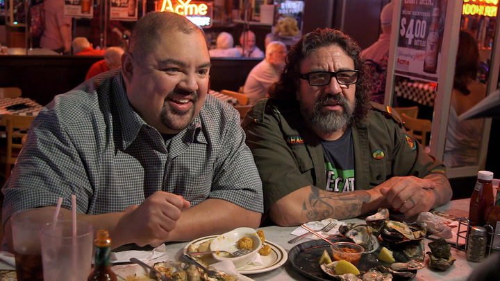 Fluffy Tries Buttery Chargrilled Oysters at New Orleans Acme