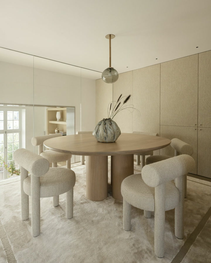 Kika in hos arkitekten i Paris- minimalistiskt och luftigt