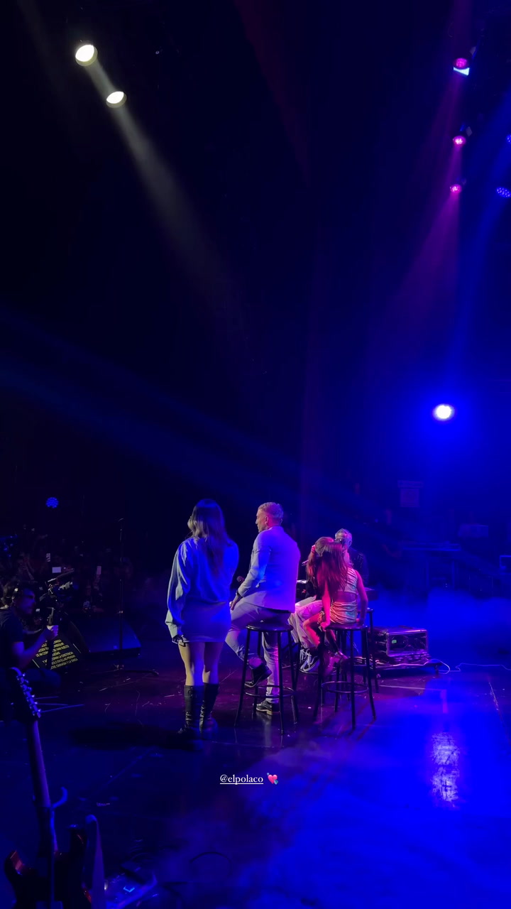 El emotivo momento que compartieron El Polaco y su hija Sol en el escenario