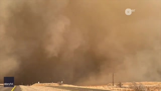 Huge wall of smoke creates an apocalyptic-like scene in Texas