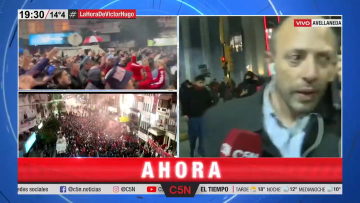 Agredieron a periodistas que cubrían la protesta de hinchas de Independiente
