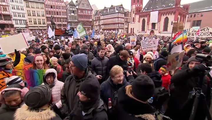 Thousands gather to protest in Frankfurt against far-right extremism