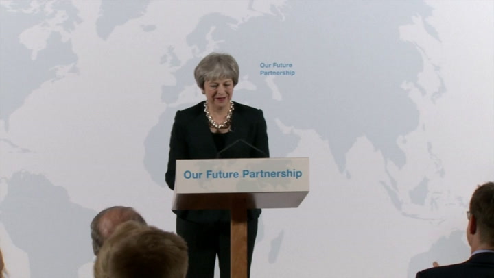 Theresa May admite que Londres no conseguirá todo en negociaciones del Brexit