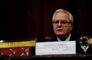 Federico Pinedo: “El estado no tiene el monopolio de la fuerza para garantizar la vida democrática”