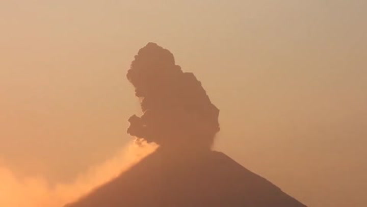 Mexico: New Eruption At Popocatépetl Volcano Spews Huge Ash Plume 3