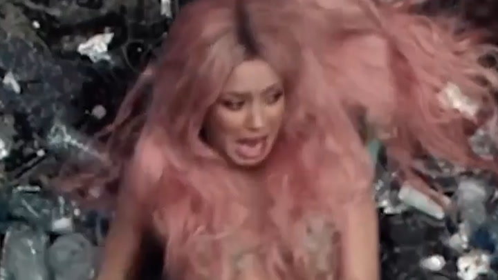 Shakira screams as rat climbs near her head during video shoot