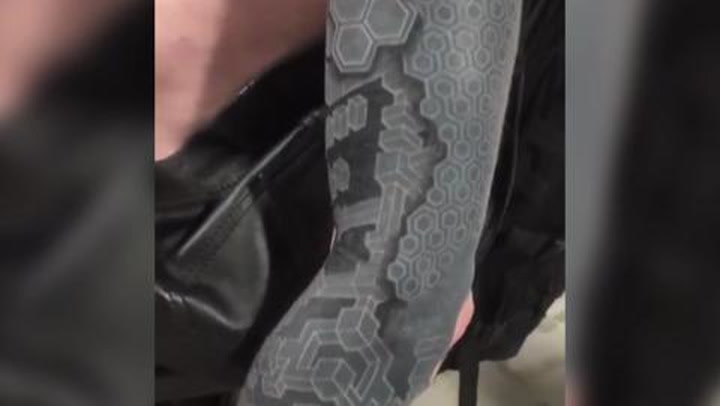 Watch mind-boggling 3D tattoo that's awesome and unnerving in equal measure  - Mirror Online