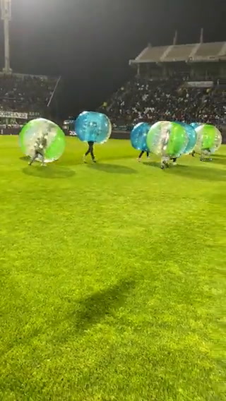 Noche de fútbol burbuja en La Plata