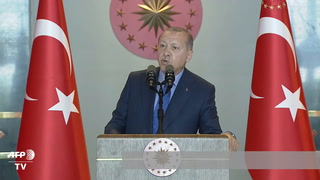 Erdogan acusa a EEUU de golpear a Turquía “por la espalda”