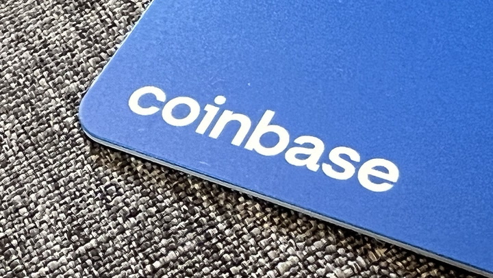 Coinbase Expands Crypto Services Into Canada