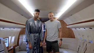 Manu, con leyendas de los Spurs