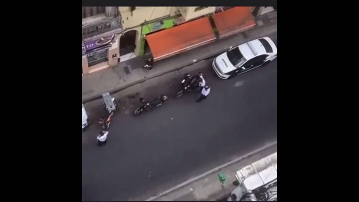 Brutal detención policial a conductor por estacionar mal en Rosario