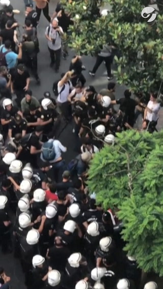 Turquía: la policía detuvo al menos a 200 manifestantes en la marcha del Orgullo LGBT